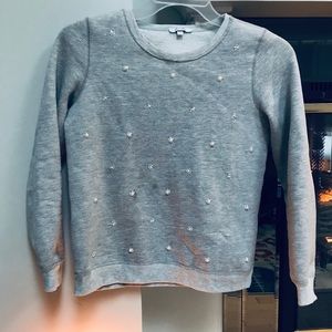 Delia’s Pullover with pearl detail!